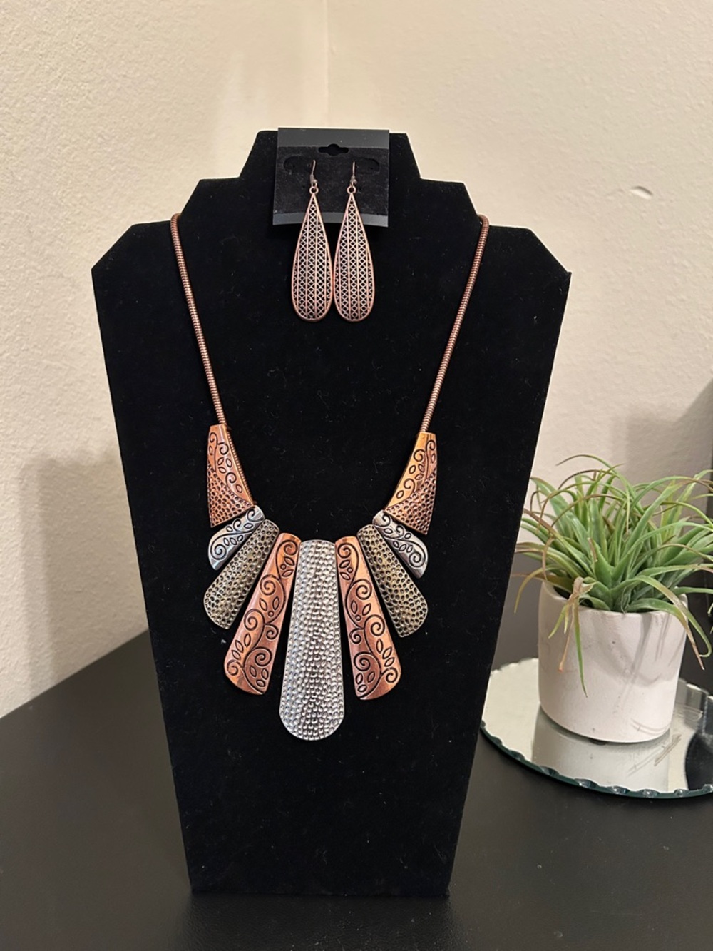 Elegant Copper and Silver Necklace with Earrings